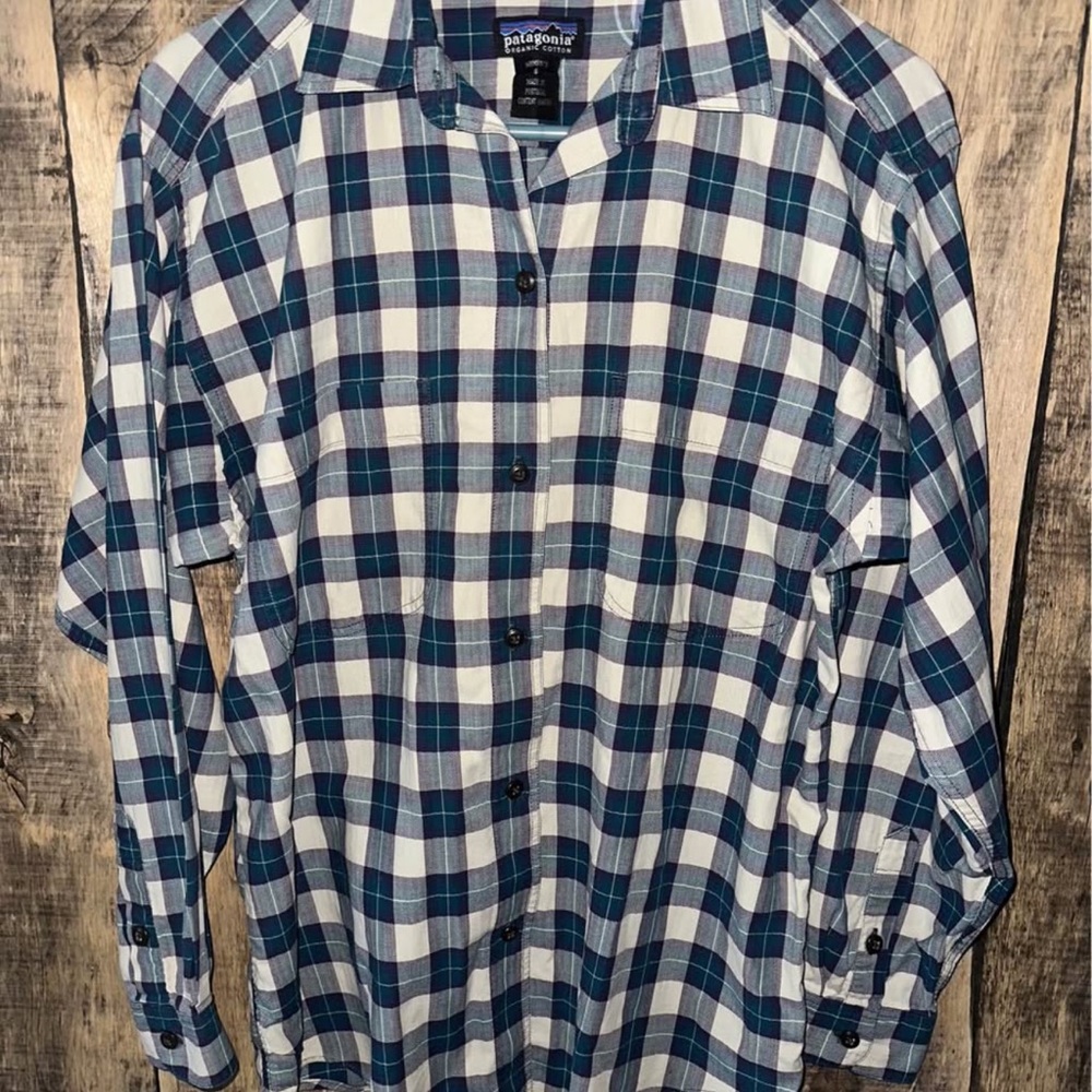 Women’s Patagonia Button Down Top Organic Cotton {small}